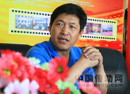 青海鹽湖集團副總裁、化工分公司總經理李浩放與媒體團座談
