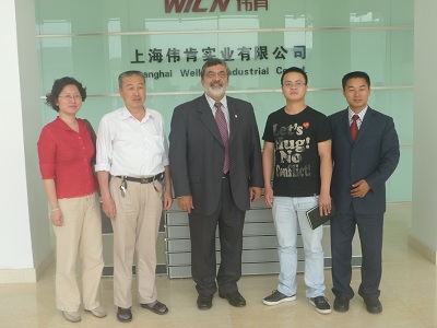 專家與我司領(lǐng)導(dǎo)合影留念