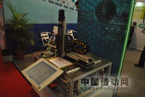 在新的產(chǎn)品更新?lián)Q代趨勢(shì)下，研拓如何確保技術(shù)的穩(wěn)定性和客戶的最大利益？