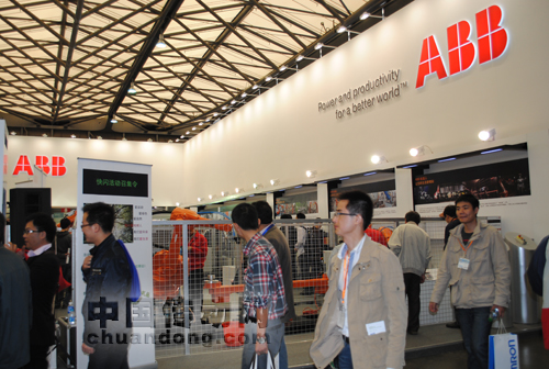 ABB: 會“擊鼓傳花”的機器人