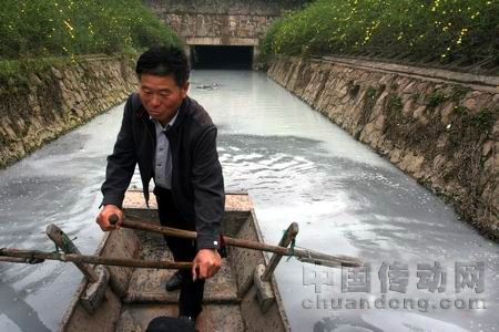 “牛奶河”，南太子湖中排污渠