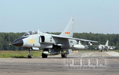 中國空軍“飛豹”戰(zhàn)機。