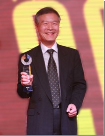 凌華科技總經(jīng)理?xiàng)钫x先生榮膺2011年中國自動化年度“經(jīng)營創(chuàng)新獎(jiǎng)”