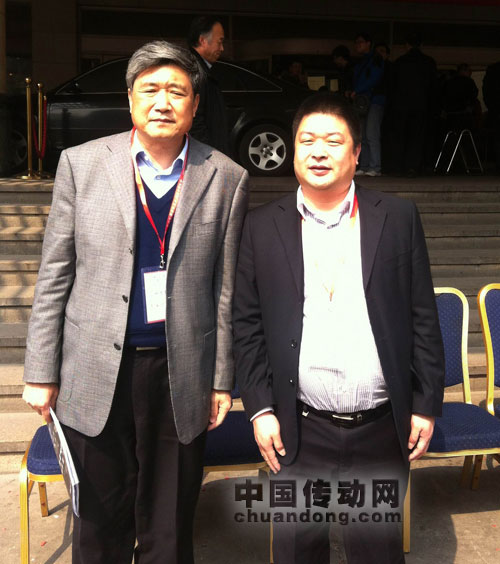 深川電氣董事長(zhǎng)葉益強(qiáng)（右一）與西安理工大教授、全國(guó)電力電子學(xué)會(huì)理事鐘彥儒合影