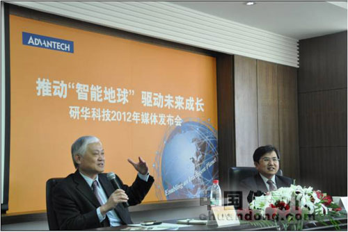 何春盛、蔡奇男先生接受媒體采訪