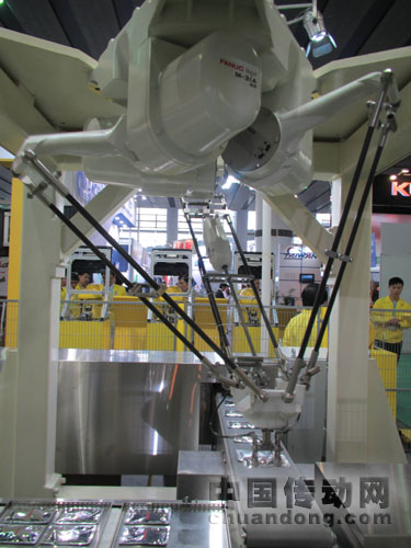 機器人M-3iA與LRmate200iC機器人的結合